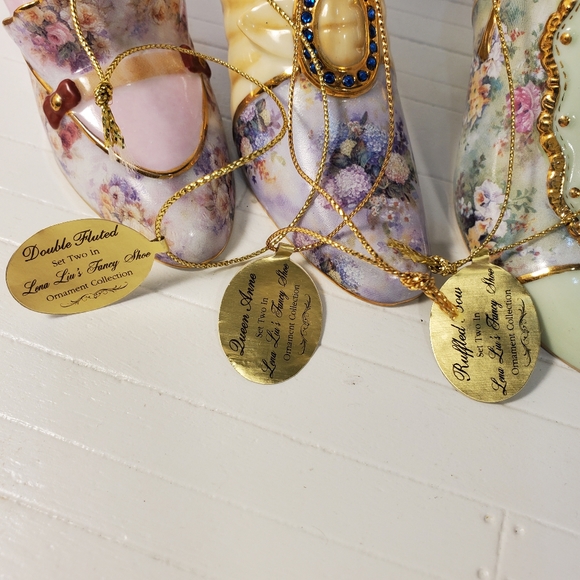 Bradford Edition Heirloom Porcelain Shoe Ornaments - Picture 13 of 14